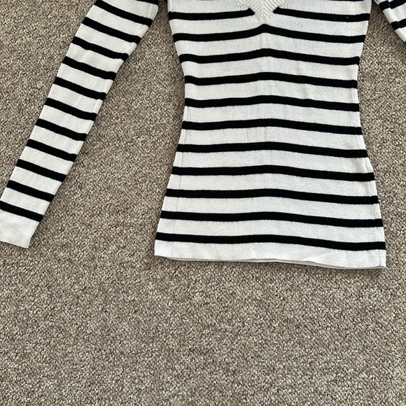 Express V-Neck Sweater - Picture 3 of 6